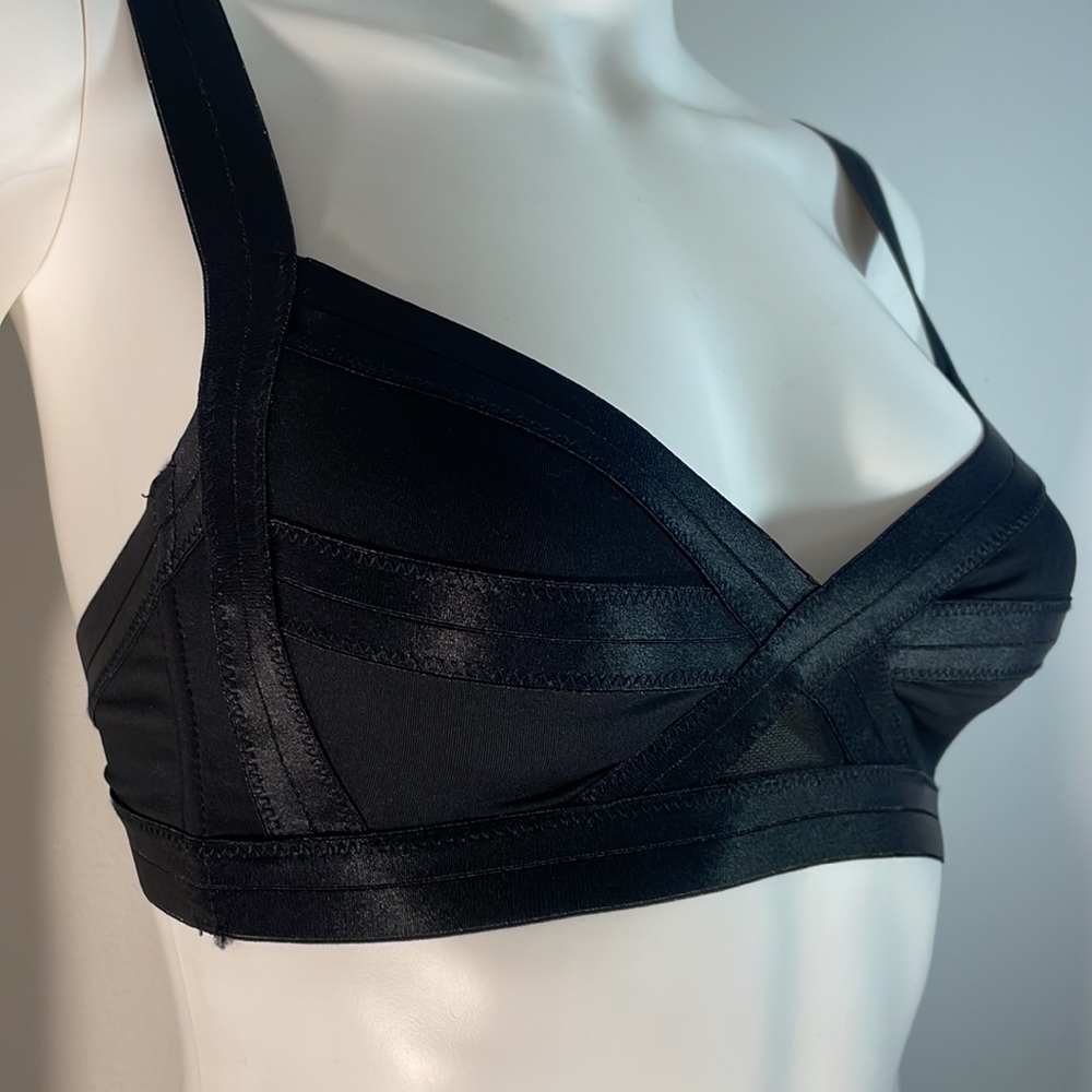 Black H&M Elastic Bra Size 6 EUC